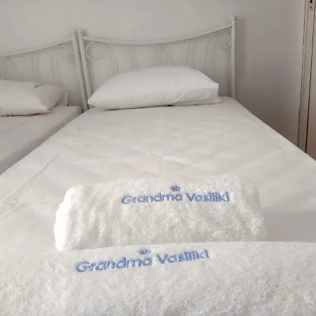 Grandma Vasiliki To Let - 5