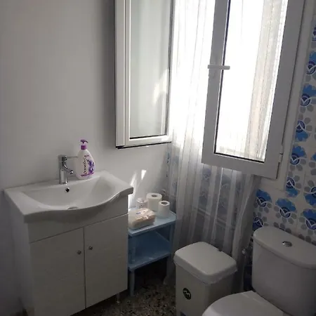 Grandma Vasiliki To Let - 5